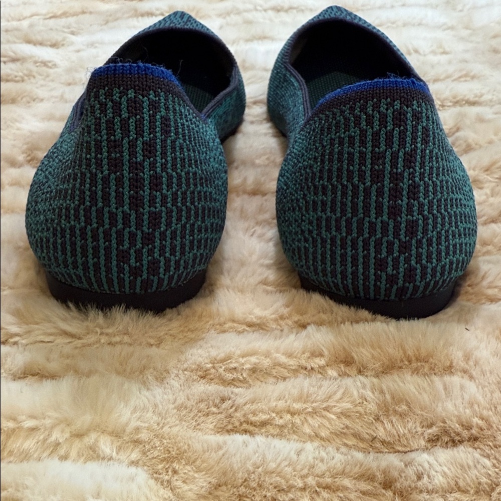 Rothy's -The Point-Teal and Black Snakeskin print-8.5 - Picture 4 of 7